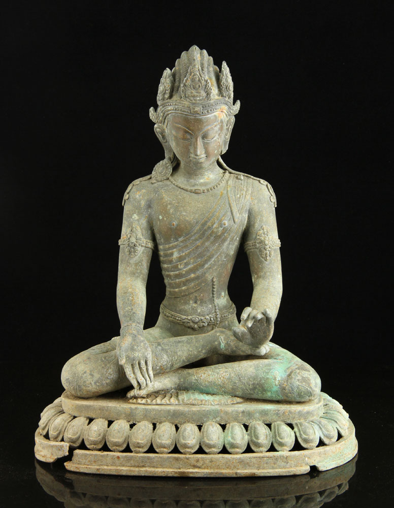 Appraisal: - Seated Bronze Avalokiteshvara Bodhisattiva Seated figure of Avalokiteshvara Bodhisattiva