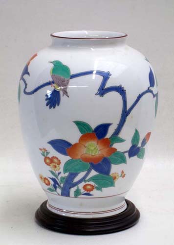 Appraisal: JAPANESE PORCELAIN COLLECTOR'S VASE by Kakiemon XIII titled The Vase