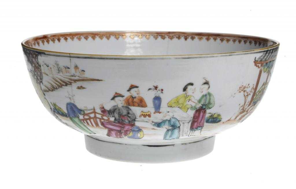 Appraisal: A CHINESE EXPORT PORCELAIN BOWL painted in bright famille rose