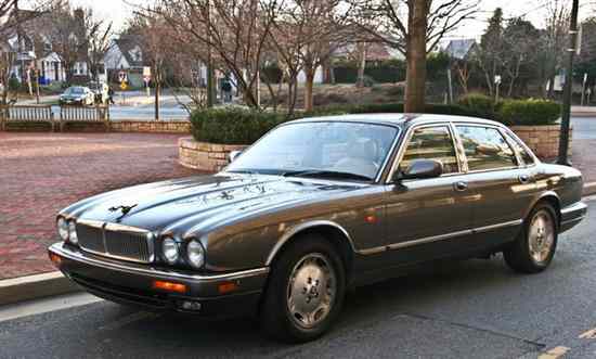 Appraisal: JAGUAR DOOR XJ SEDAN Automatic Full power Sunroof Pewter exterior