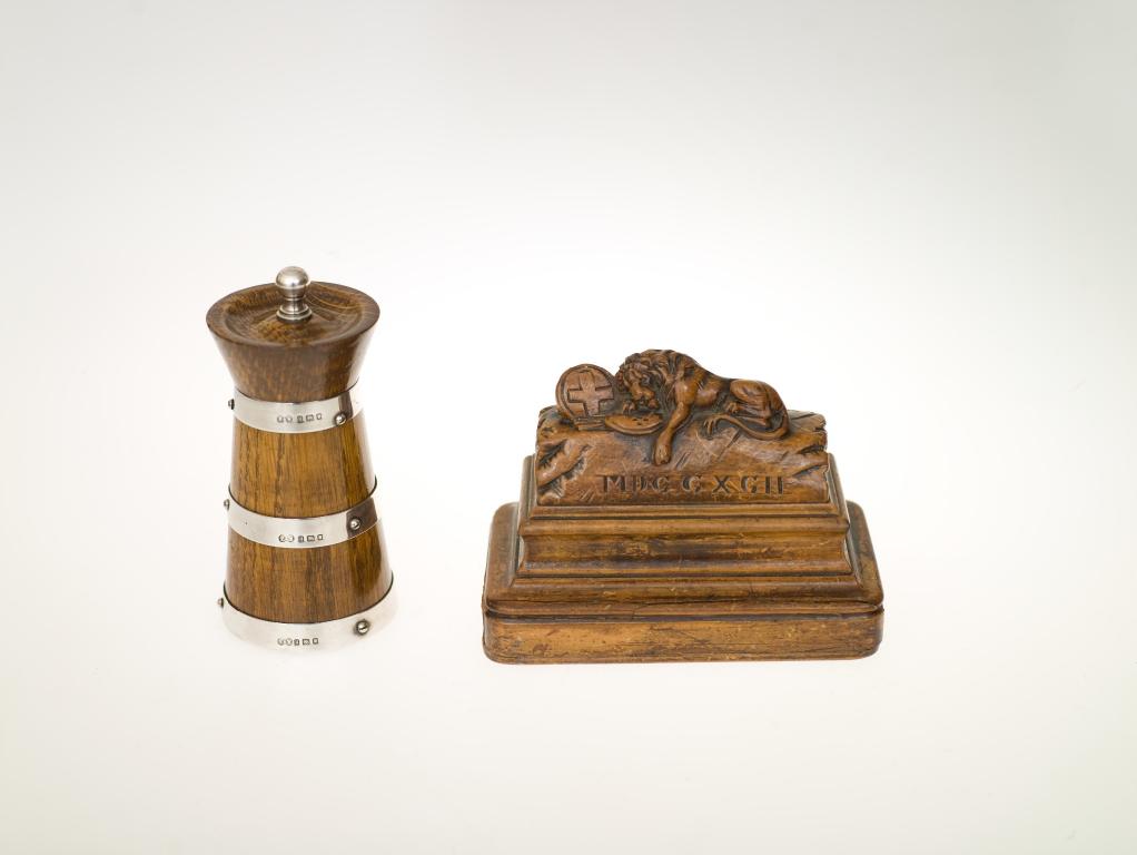 Appraisal: TREEN th CENTURY STAMP BOX CARVED AS THE LION OF