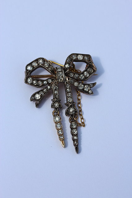 Appraisal: A TH CENTURY GOLD BACKED DIAMOND SET BROOCH in the