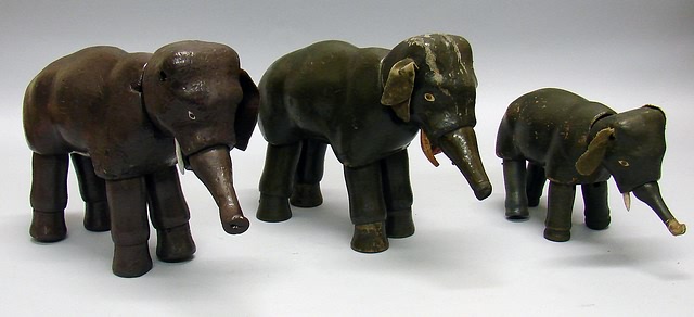 Appraisal: Schoenhut Lot of animals - Elephants T is all original