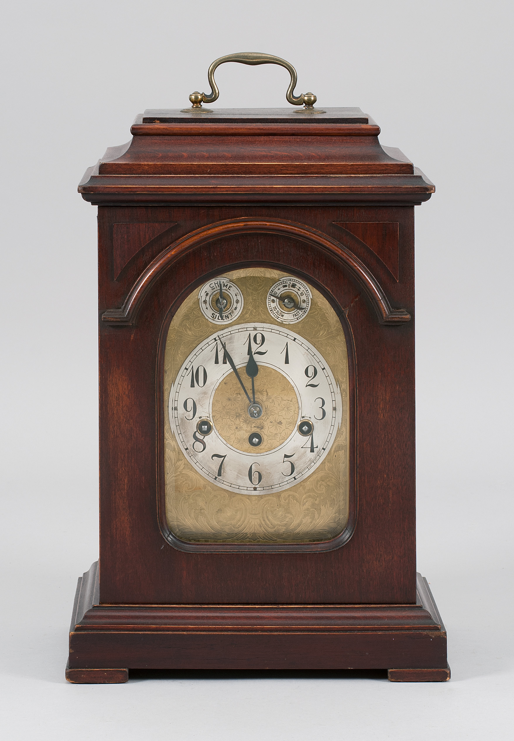 Appraisal: EARLY TH CENTURY BRACKET CLOCK in mahogany case Engraved brass