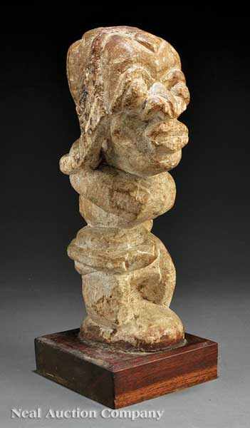 Appraisal: A Sierra Leone Carved Stone Nomoli or Pomdo Figure the