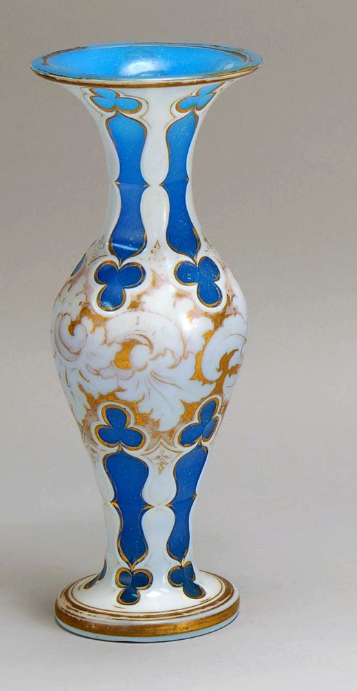 Appraisal: OVERLAY GLASS VASE th CenturyAttributed to Sandwich White on blue