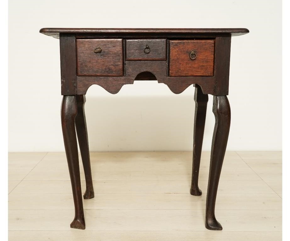 Appraisal: English Queen Anne oak dressing table circa h x w