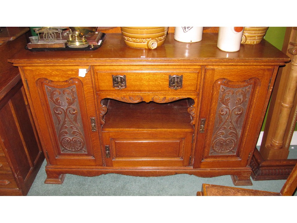 Appraisal: Victorian oak sideboard