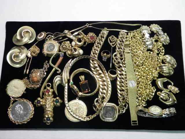 Appraisal: Tray lot of assorted ladies costume jewelry Includes many gold