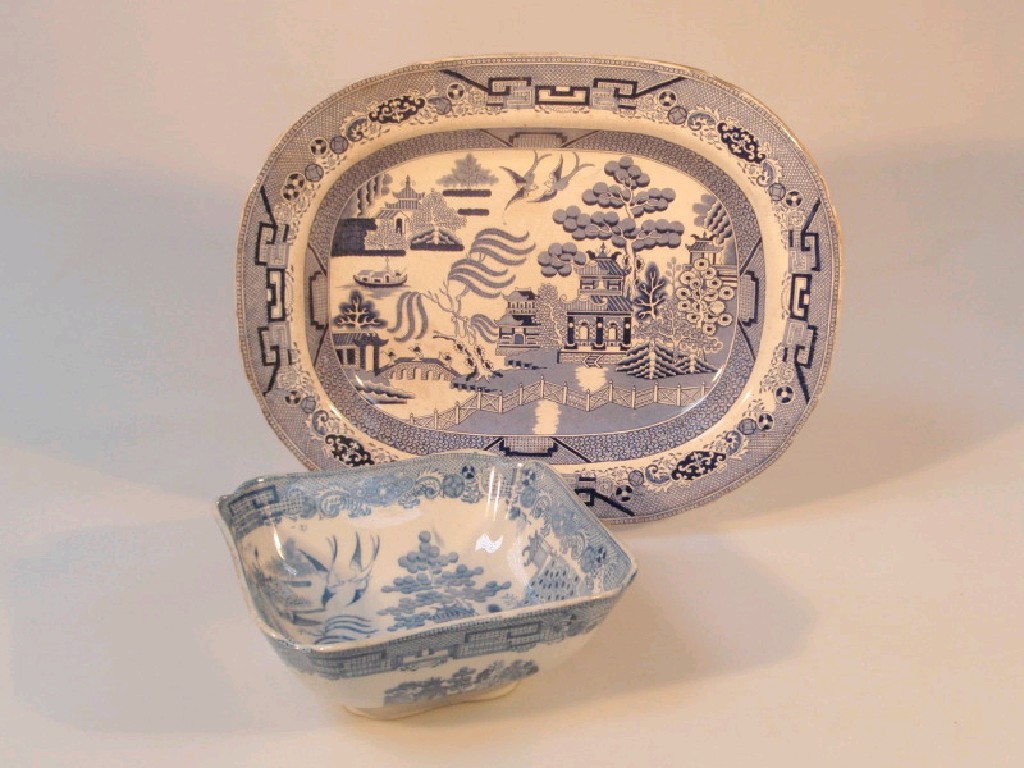 Appraisal: A thC square pearl ware willow pattern bowl and a