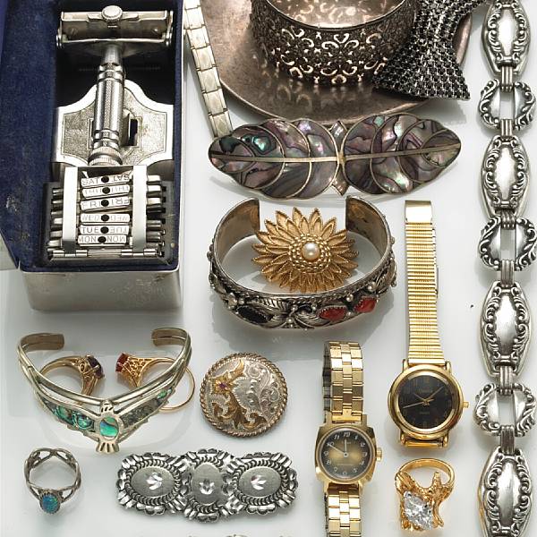 Appraisal: A collection of assorted silver and costume jewelry and objects