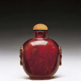 Appraisal: ANTIQUE AMBER SNUFF BOTTLE Well hollowed antique Chinese amber snuff