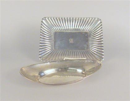 Appraisal: Reed Barton sterling silver bread tray Of rectangular form with