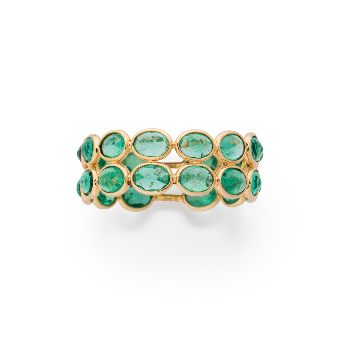 Appraisal: AN EMERALD AND EIGHTEEN KARAT GOLD RING An emerald and