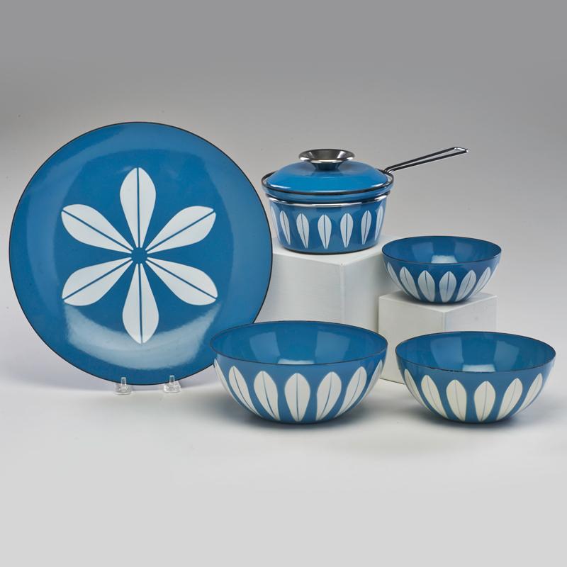 Appraisal: CATHERINEHOLM Five pieces Lotus pattern enamel-ware three bowls charger and