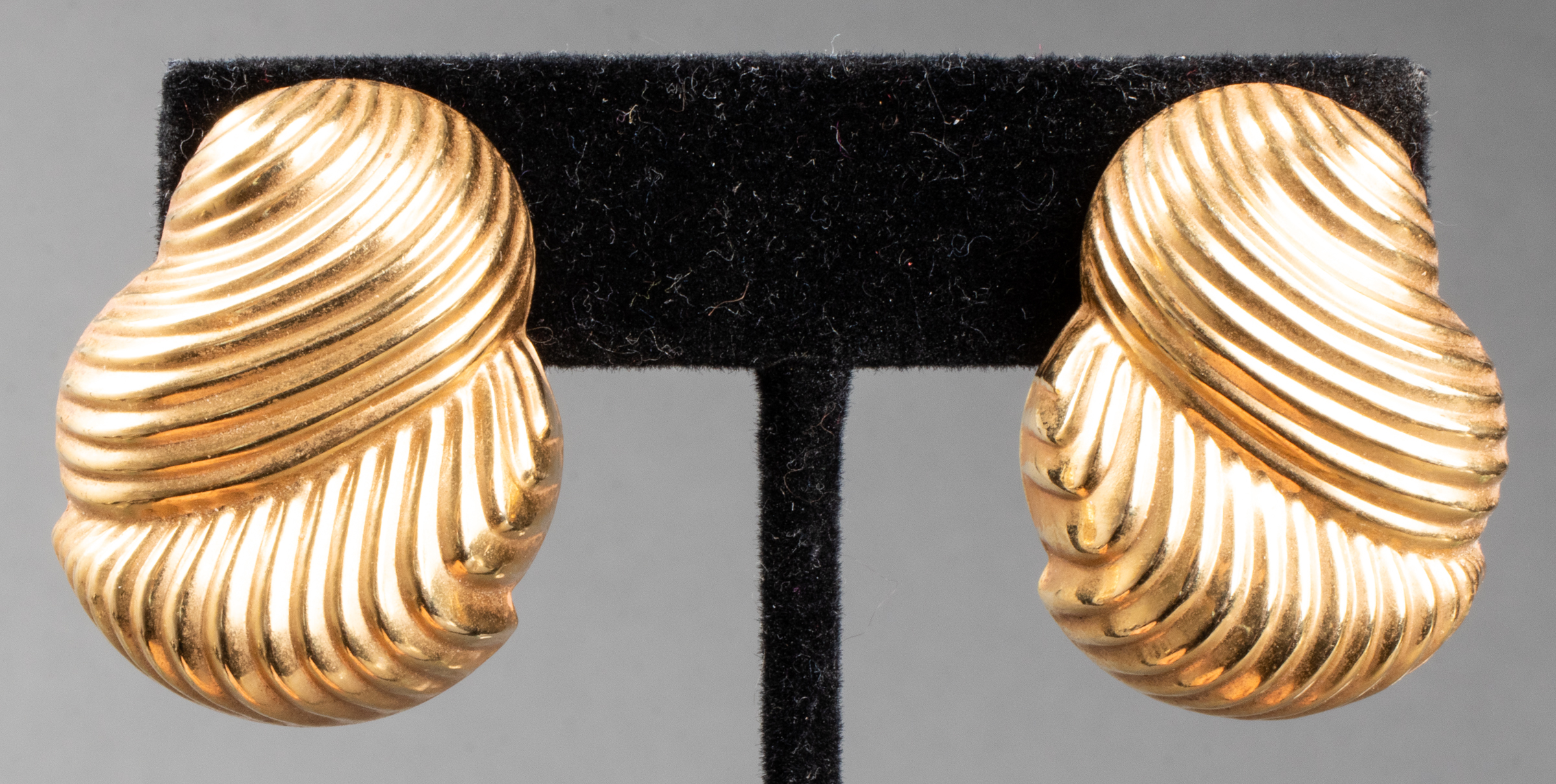 Appraisal: VINTAGE K YELLOW GOLD RIBBED CLIP EARRINGS Vintage K yellow