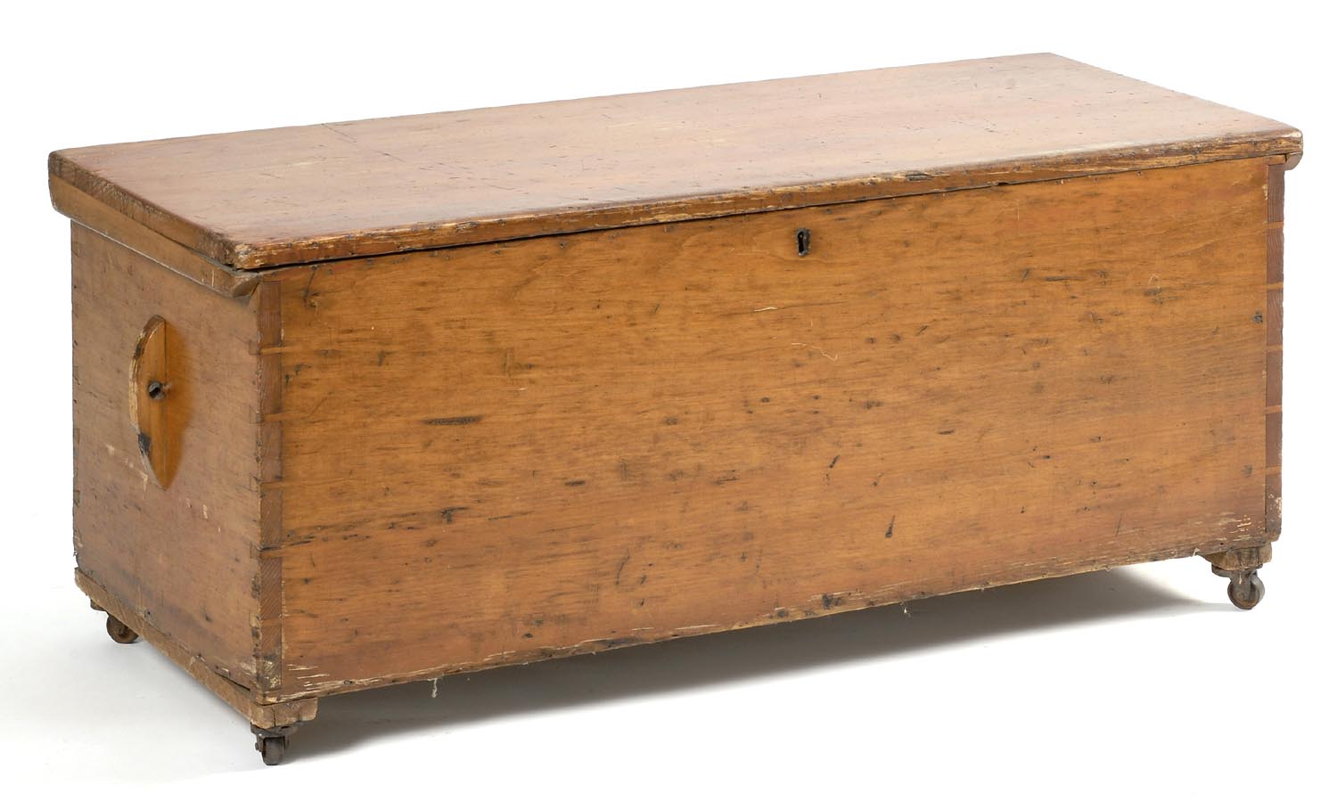 Appraisal: TH CENTURY DOVETAIL BLANKET BOX in pine With side beckets