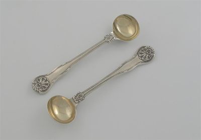 Appraisal: A pair of Victorian Kings Husk pattern condiment spoons gilt