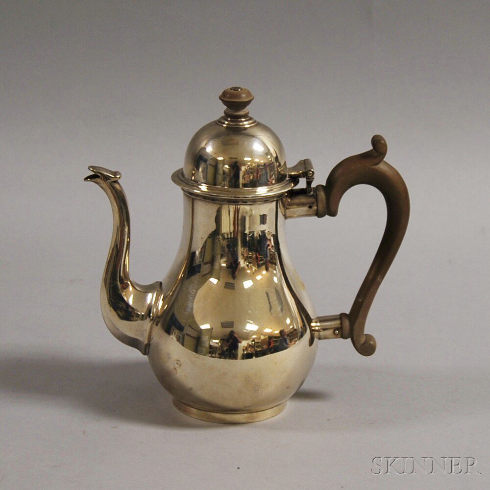 Appraisal: English Sterling Silver Teapot London Richard Comyns maker the baluster-form