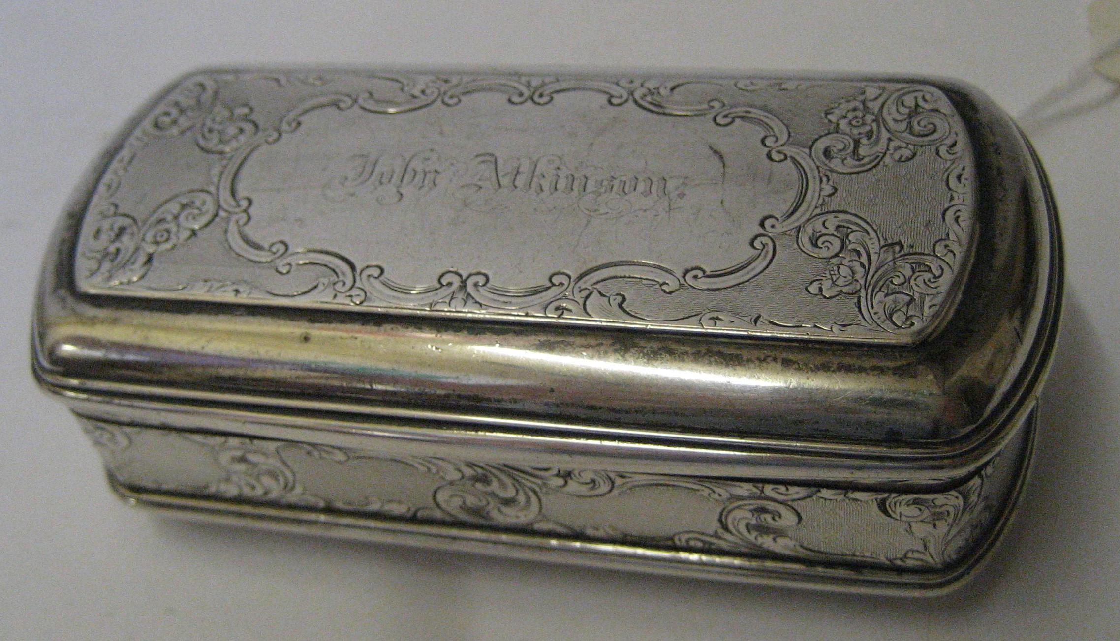 Appraisal: AN EARLY VICTORIAN SILVER SNUFF BOX maker Edward Smith Birmingham