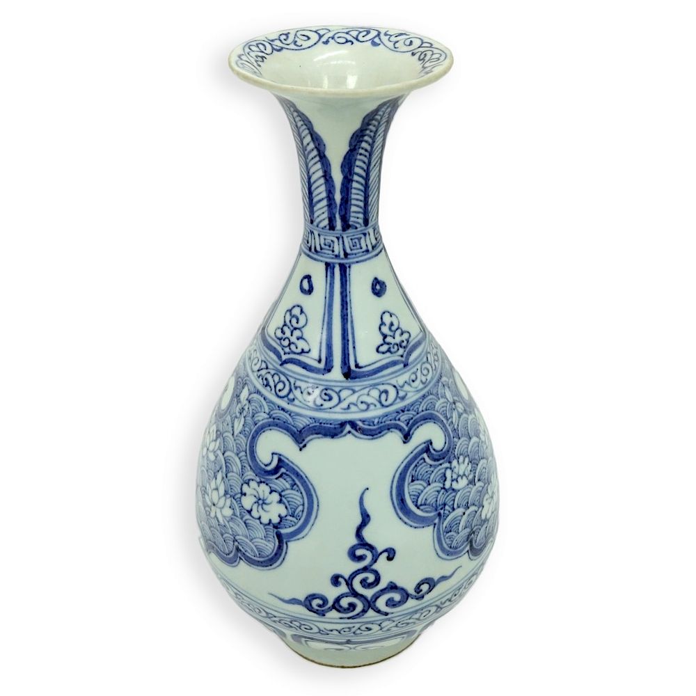 Appraisal: Chinese Blue and White Porcelain Bottle Vase Chinese Blue and