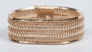 Appraisal: K Link Bracelet grams K yellow gold wide flexible link