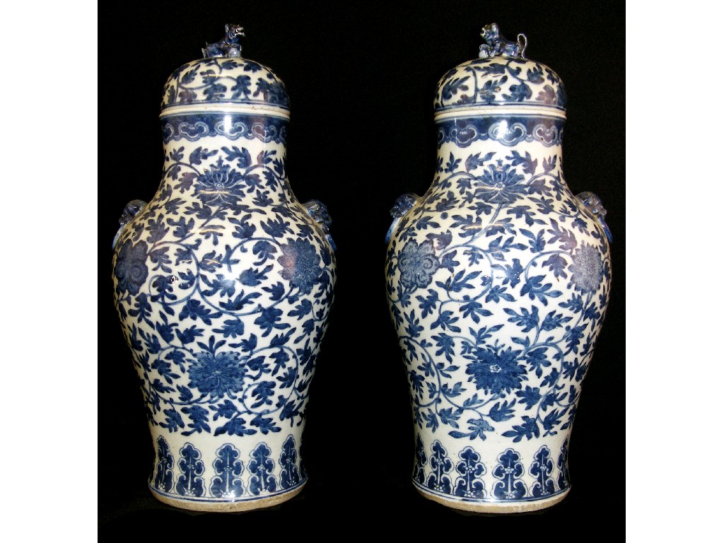 Appraisal: Good pair of Chinese blue and white vases and dome