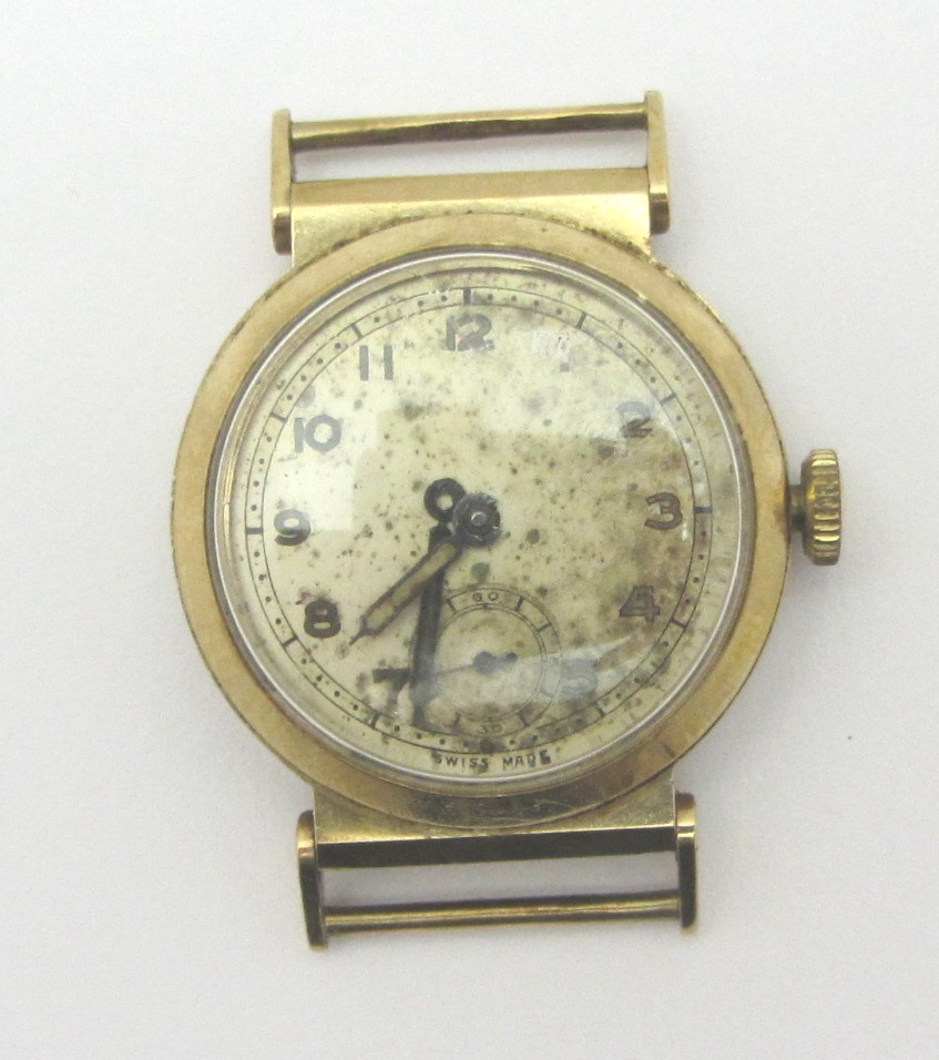 Appraisal: A gentleman's ct gold circular cased wristwatch with an unsigned