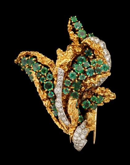 Appraisal: Large karat yellow gold diamond and emerald brooch Cartier Rustic