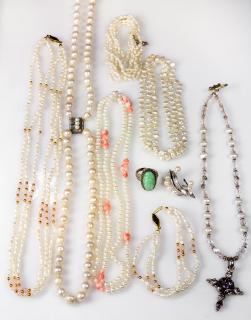 Appraisal: Collection of cultured pearl jewelry Collection of cultured pearl jewelry