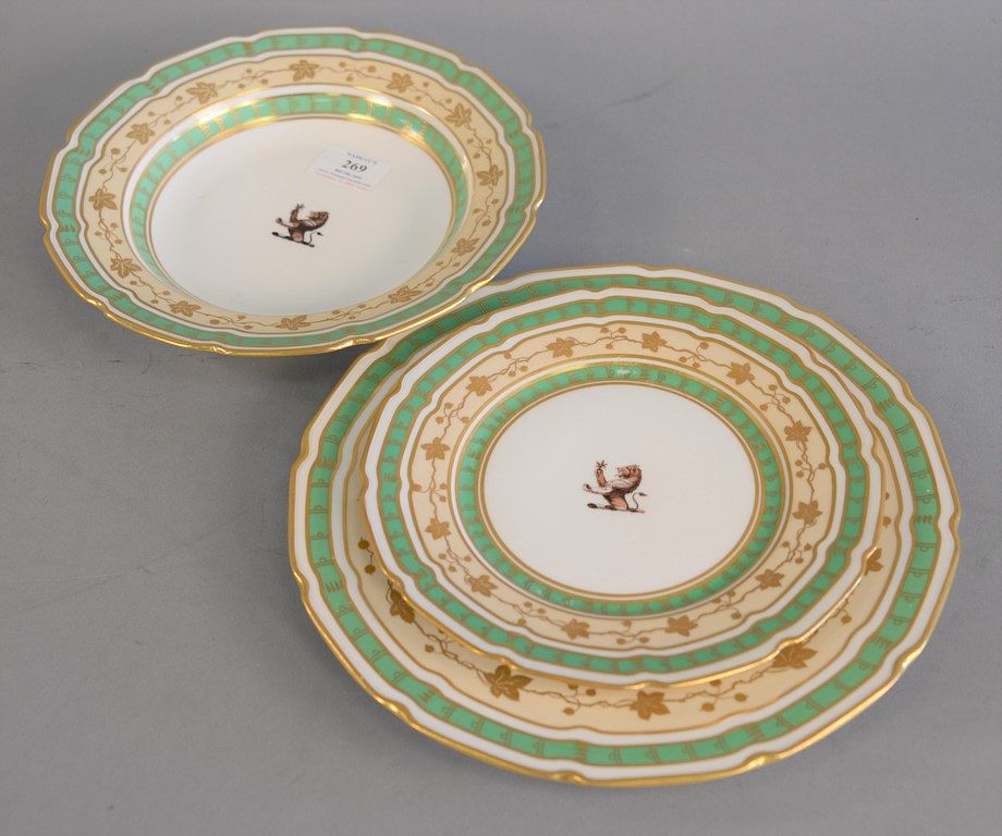 Appraisal: Set of fifty four Rockingham works crested peach and green