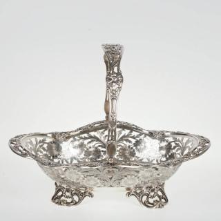 Appraisal: Roger Williams sterling silver cake basket Early th c reticulated