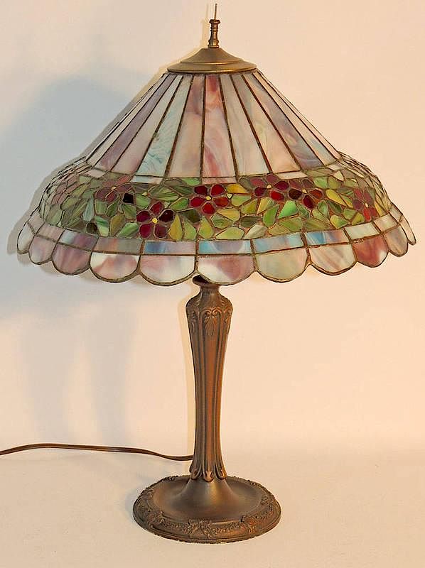 Appraisal: Handel Table Lamp With leaded glass shade marked Handel with