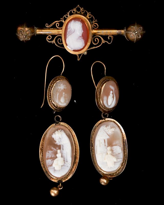 Appraisal: VICTORIAN CARVED SHELL AND HARDSTONE CAMEO JEWELRY A Victorian gold