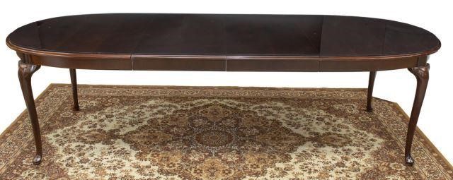 Appraisal: Thomasville glass-top mahogany oval extension dining table having removable glass