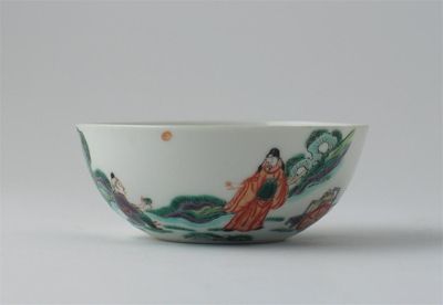 Appraisal: A Chinese famille verte bowl finely painted with figures th