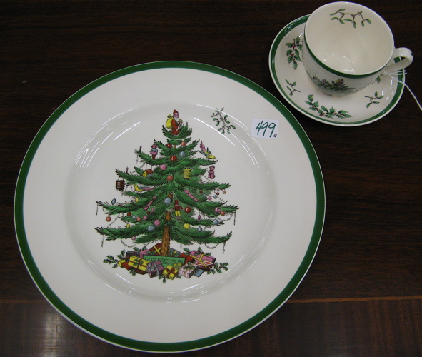 Appraisal: ENGLISH SPODE FINE CHINA SET pieces in the Christmas Tree