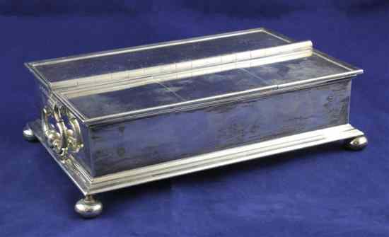 Appraisal: A George V silver treasury inkstand of plain rectangular form