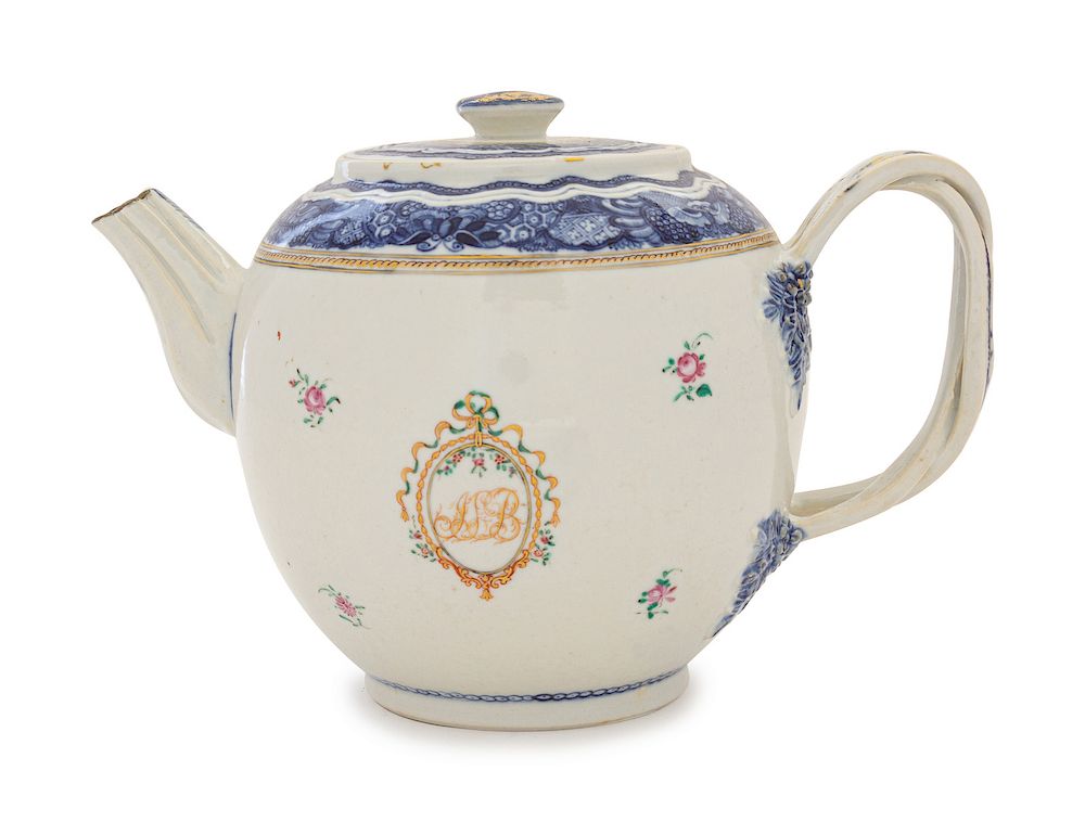 Appraisal: A Chinese Export Porcelain Teapot A Chinese Export Porcelain Teapot