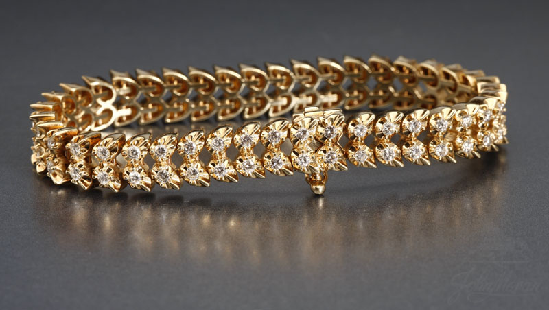 Appraisal: A K yellow gold and diamond bracelet A K yellow