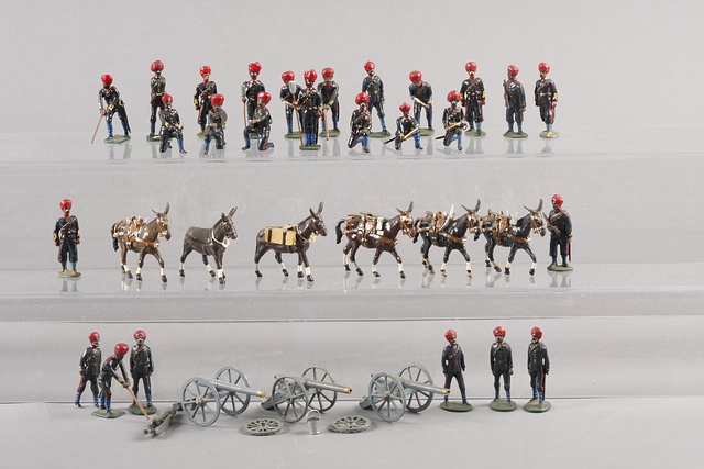 Appraisal: Lot of metal figures representing Indian Army Artillery together with