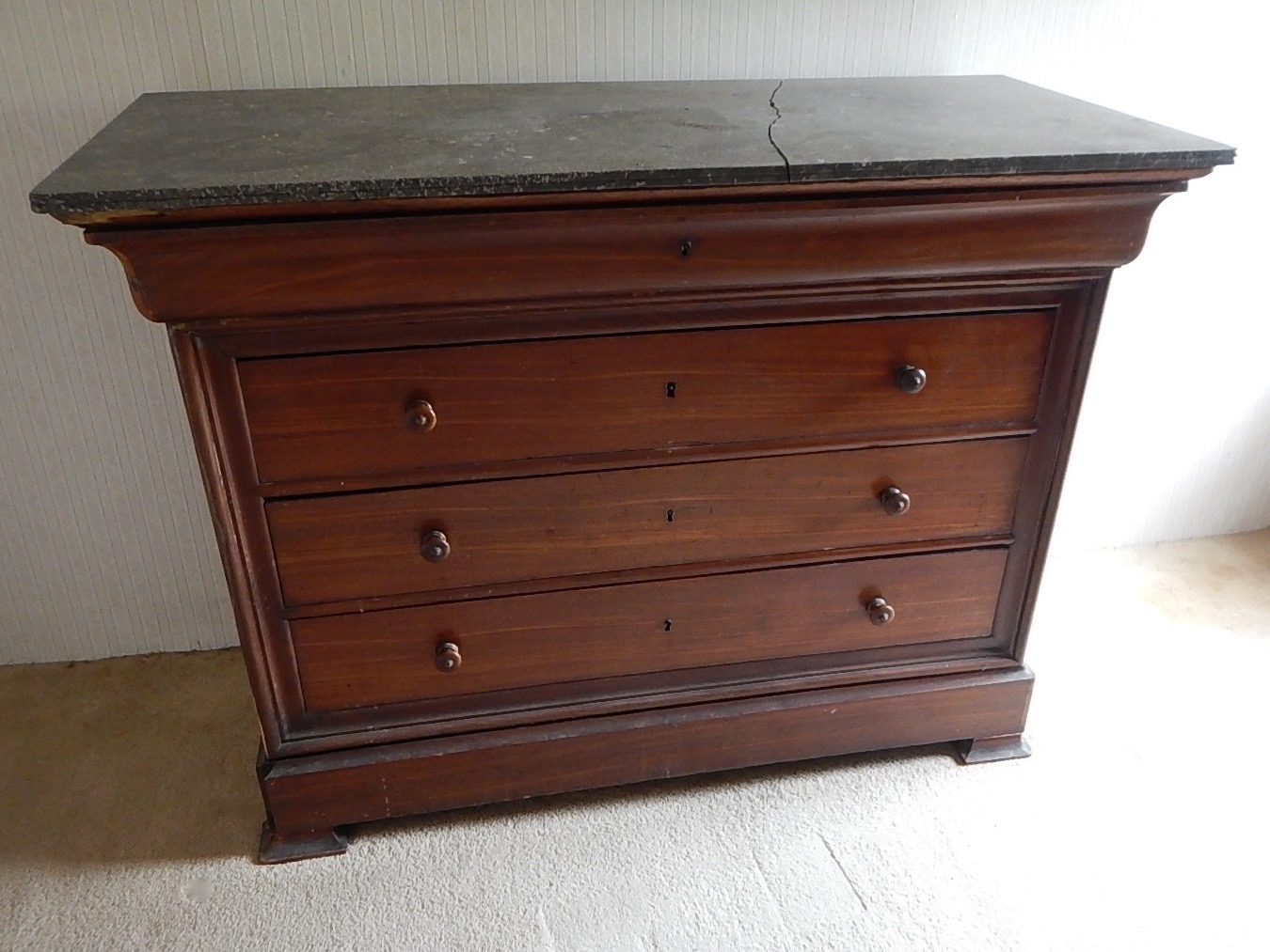 Appraisal: A thC mahogany washstand chest of four drawers with a