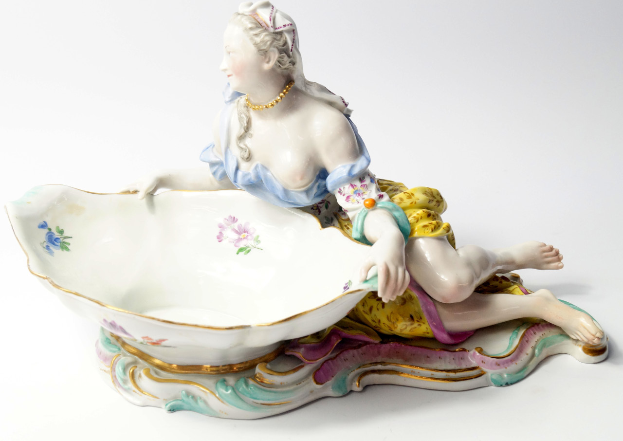 Appraisal: A late thC Meissen porcelain sweetheart dish painted with flowers