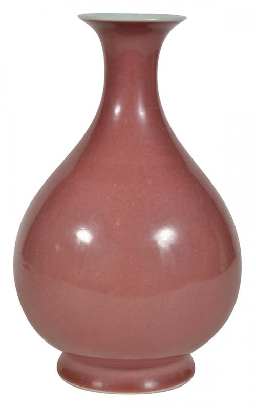 Appraisal: A RARE CHINESE PEACH BLOOM-GLAZED PEAR-SHAPED VASE YUHU CHUNPING QING