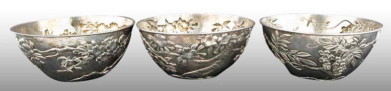 Appraisal: Lot of Japanese Silver Floral Bowls Description - '' D