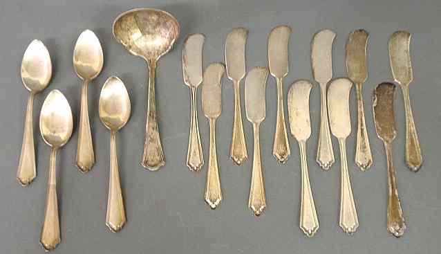 Appraisal: Fifteen pieces of sterling silver flatware by Alvin in the