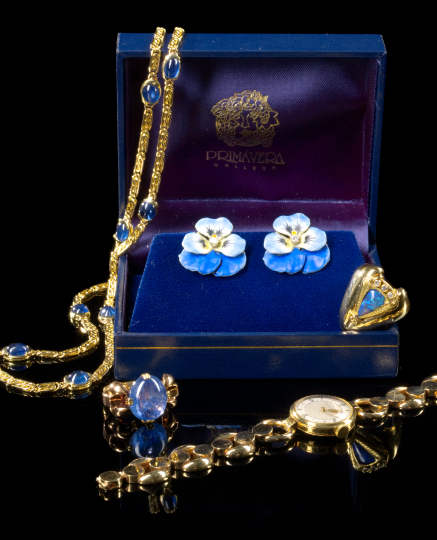 Appraisal: Unusual Eighteen-Karat Yellow Gold and Sapphire Necklace composed of scrolled