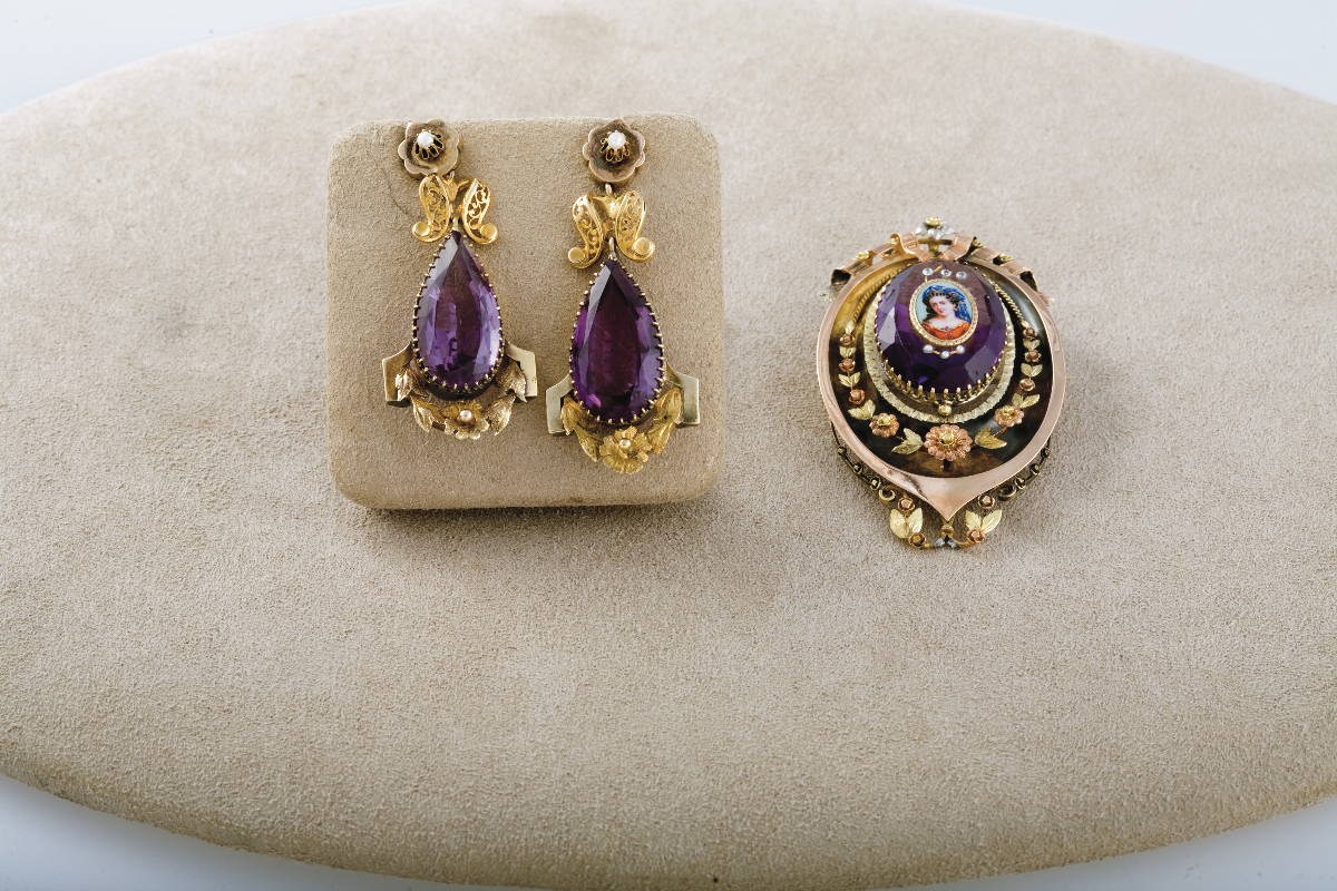 Appraisal: ANTIQUE STYLE AMETHYST SUITE A multi-color gold brooch set with