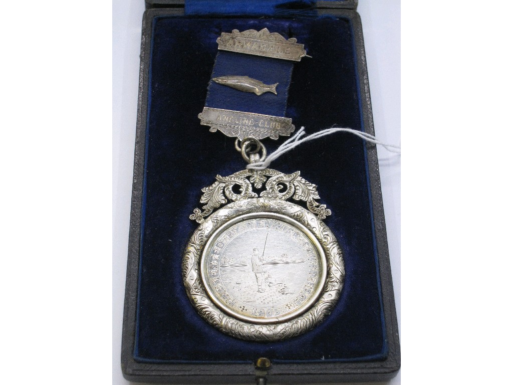 Appraisal: Cased silver angling award medal