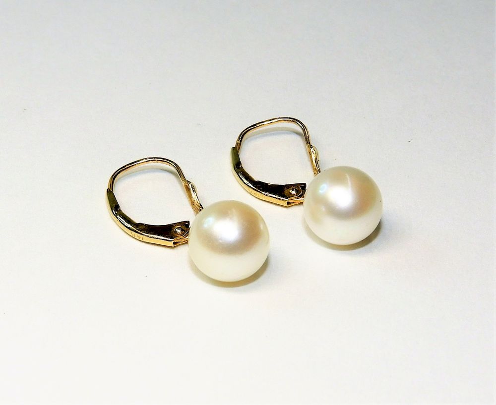 Appraisal: Estate K Gold mm Elegant Stud Pearl Earrings China th